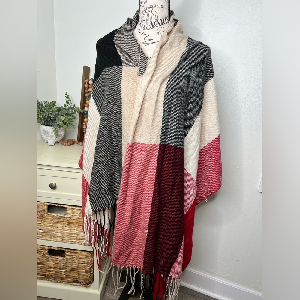 Brand New-Plaid Scarf/Wrap